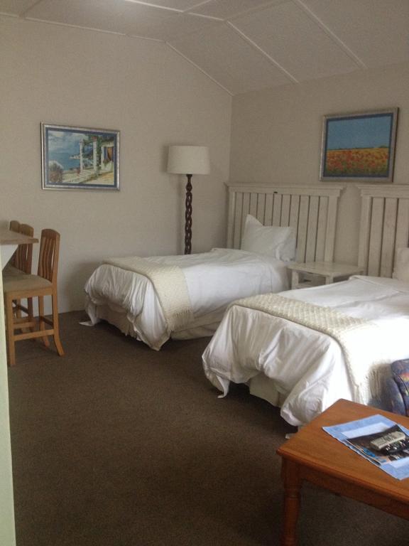 Smart Villa Guest House East London Bagian luar foto
